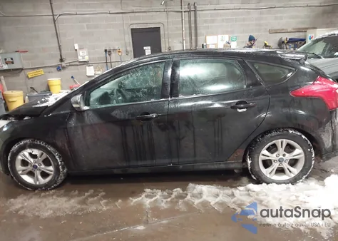 2014 Ford Focus Se z USA, uszkodzony, nr VIN 1FADP3K2XEL139898